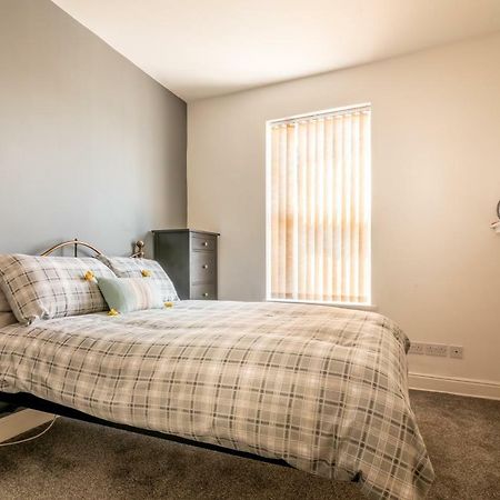 Platform Avenues Apartment 2 With Free Street Parking Kingston upon Hull Exterior photo