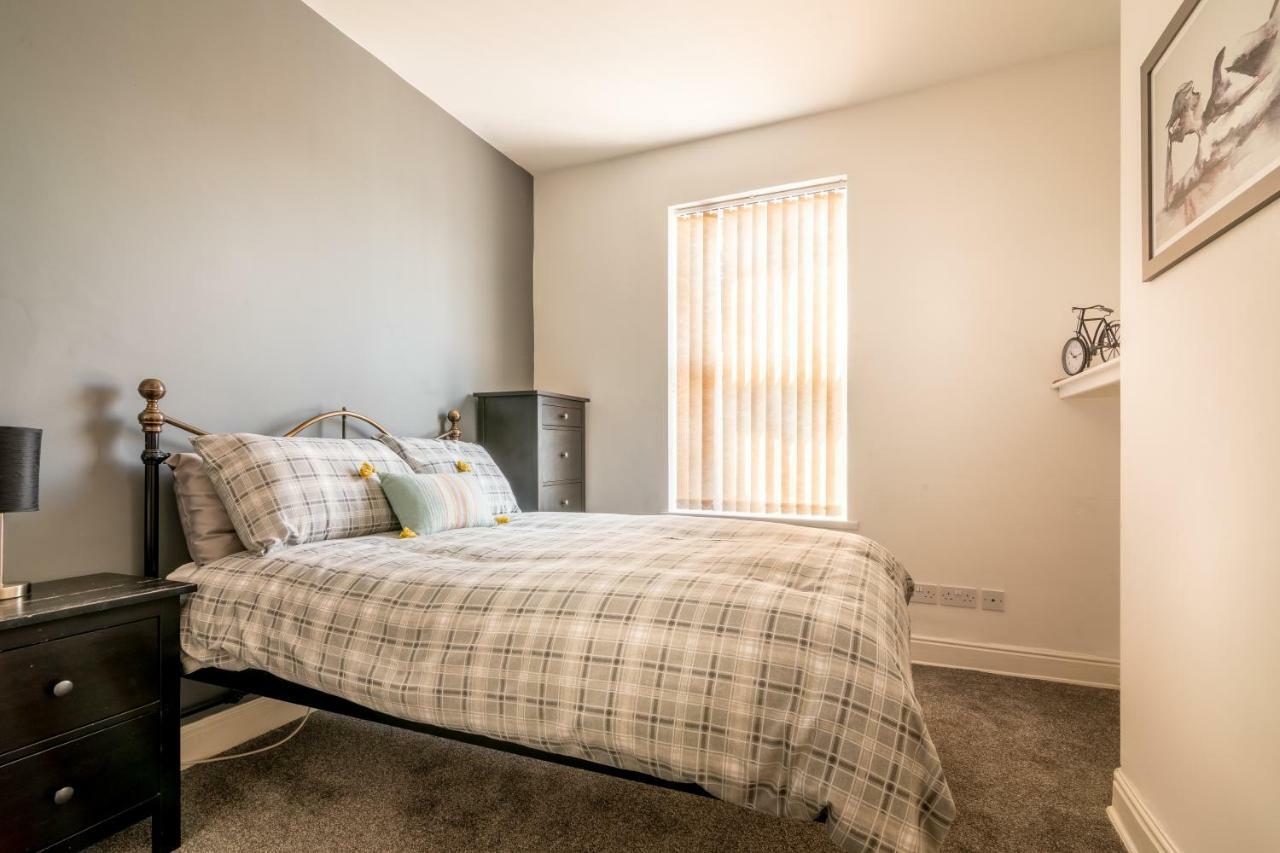Platform Avenues Apartment 2 With Free Street Parking Kingston upon Hull Exterior photo