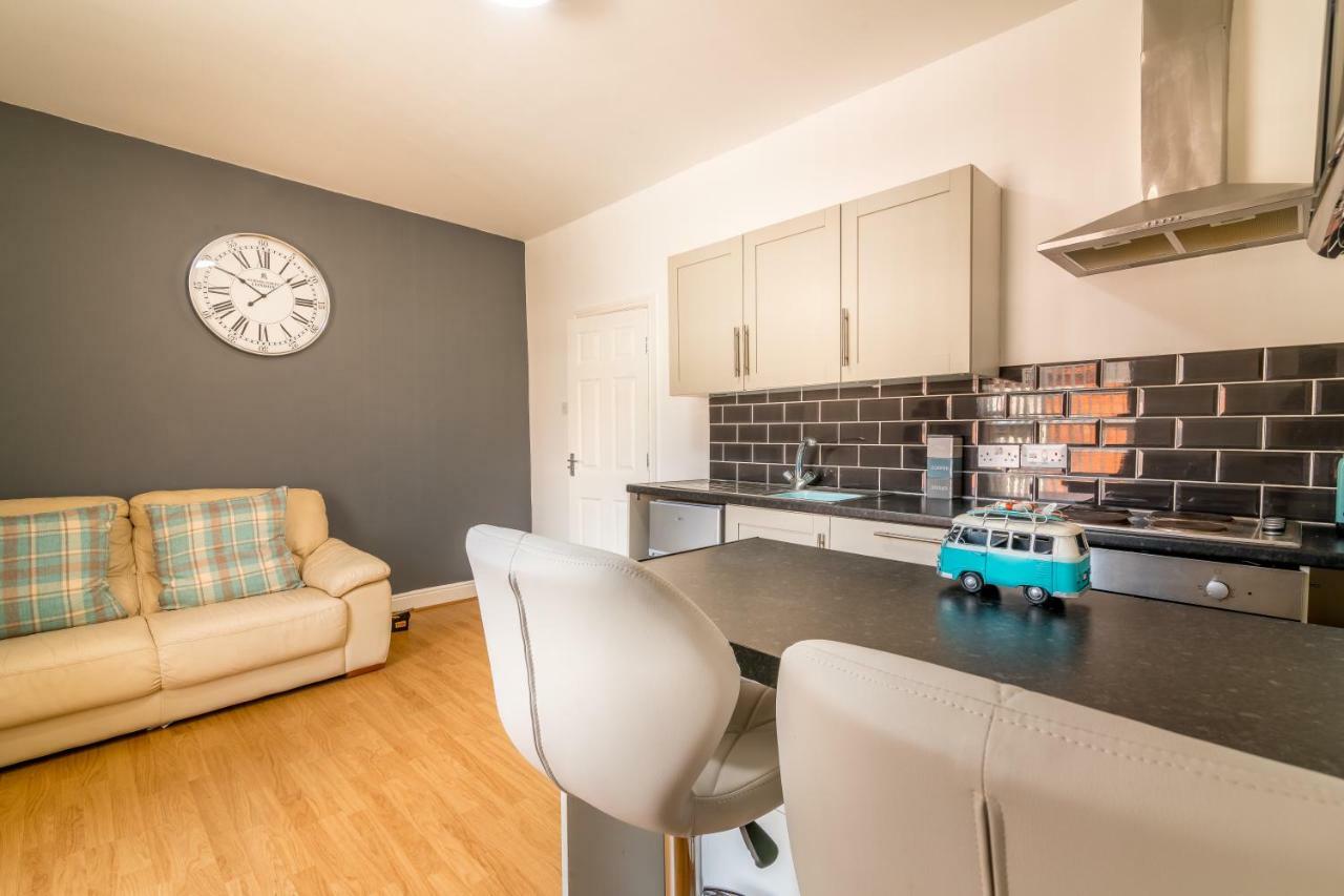 Platform Avenues Apartment 2 With Free Street Parking Kingston upon Hull Exterior photo